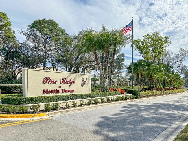 Building Photo - 1575 SW Silver Pine Way