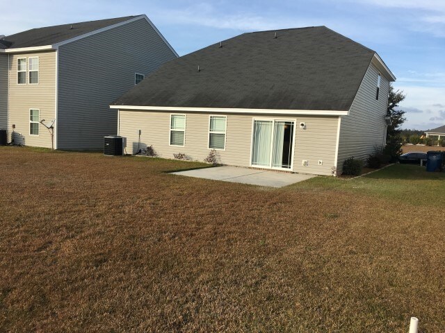 Building Photo - 5 Miller Pond Rd