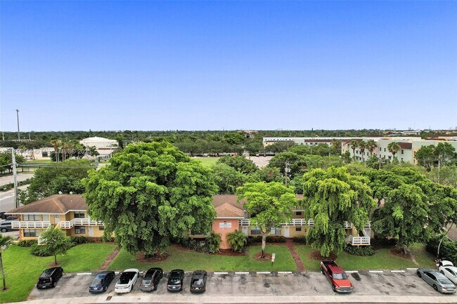 Building Photo - 3530 NW 43rd Ave