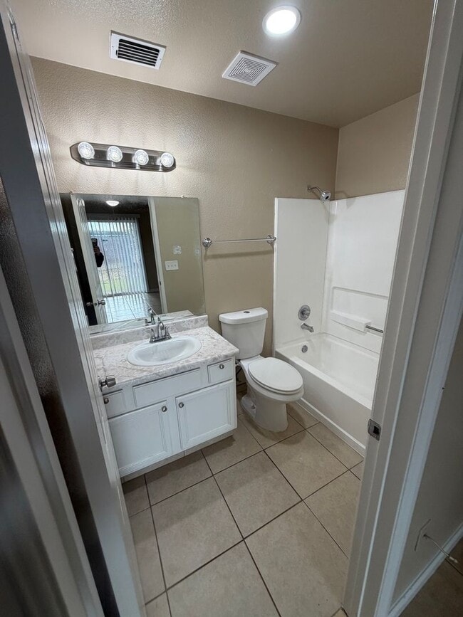 Building Photo - Apply today