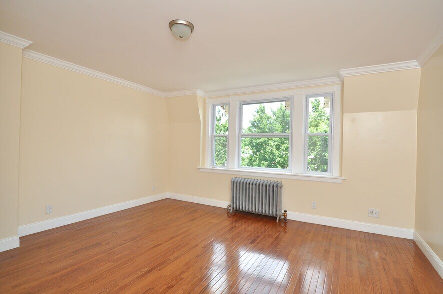 Building Photo - 4632 Locust St