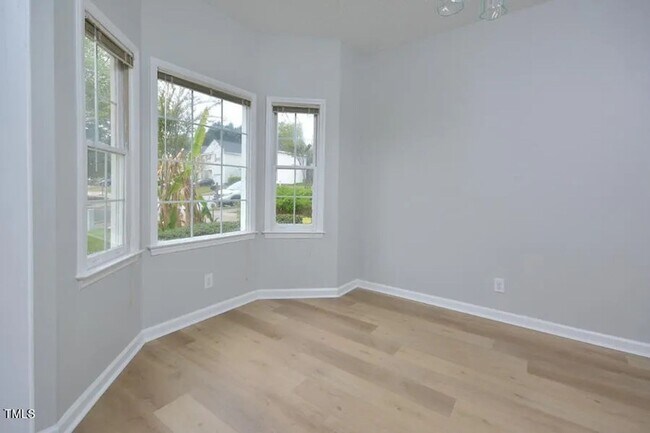 Building Photo - Spacious and Updated!  4 Bedrooms, LVP Flo...