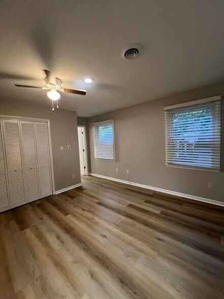 Building Photo - 1838 Ferncreek Pl