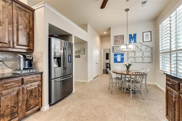 Building Photo - 1014 Somerset Cir