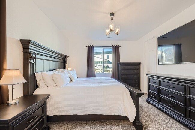 Building Photo - Modern Comfort in Castle Rock: 2-Bed, 2-Bath Home!!