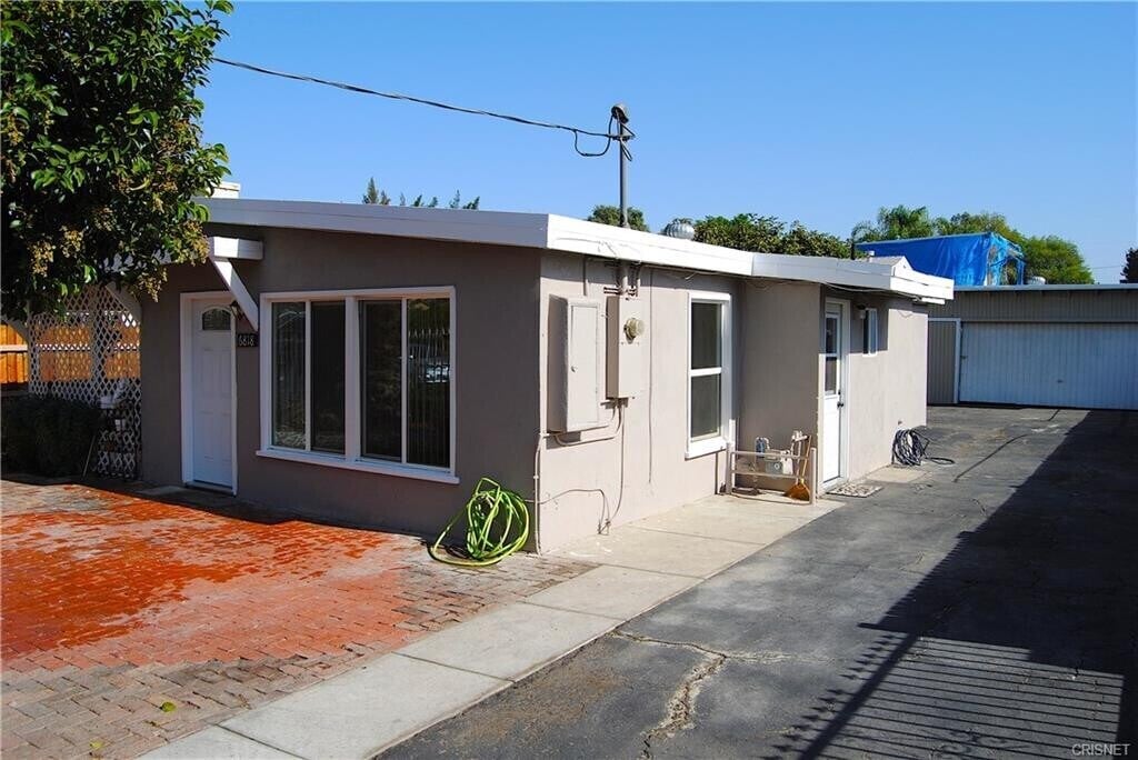 Building Photo - 6818 Rhea Ave