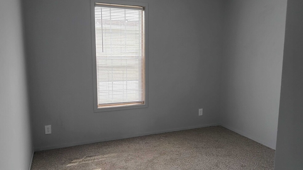 Building Photo - 49 Meggan Dr