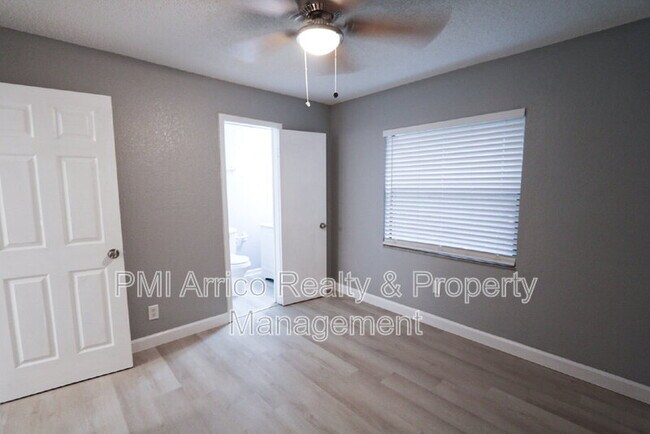 Building Photo - 1810 E 143rd Ave