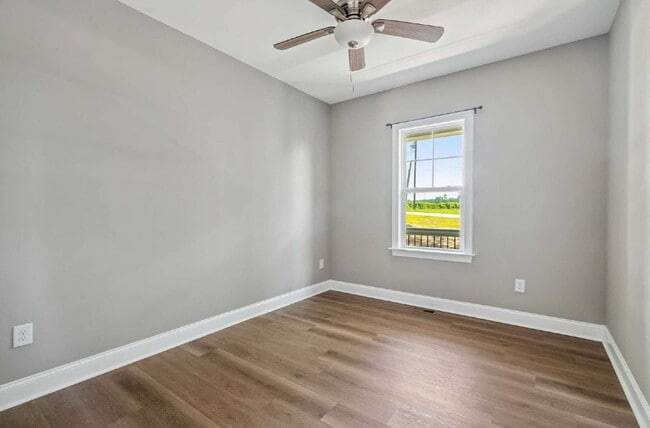 Building Photo - Charming 3-Bedroom Bunn Home with Granite ...