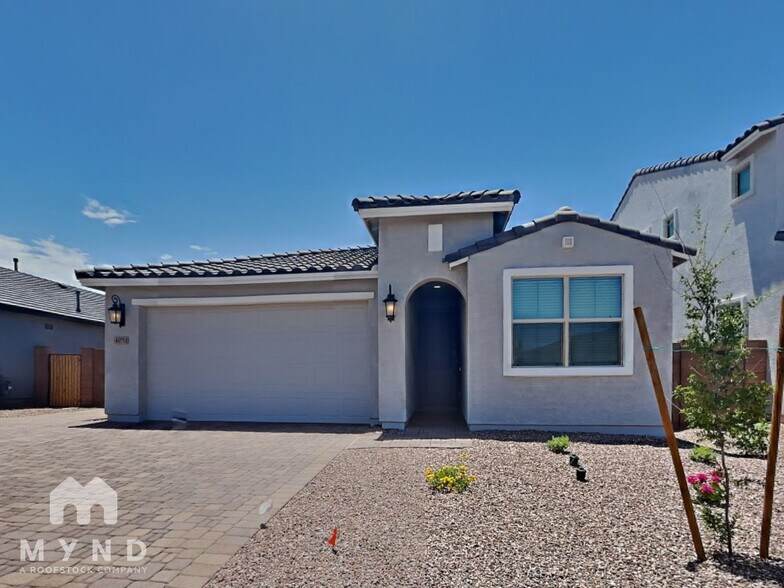 Primary Photo - 4051 E Ghost Flower Ln