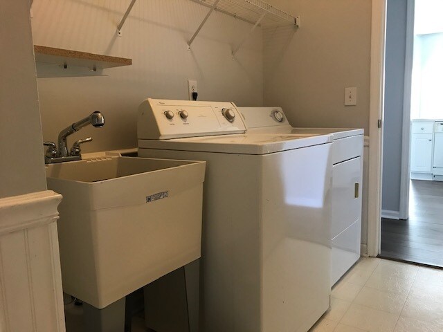 Building Photo - 503 Walkingstick Way