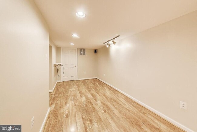Building Photo - 6107 Parkway Dr