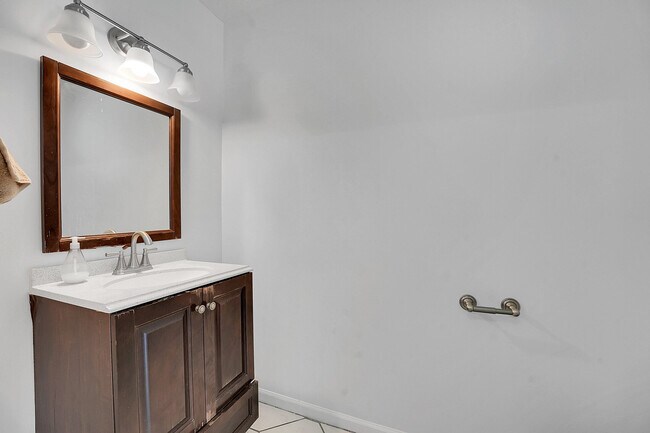 Building Photo - 14544 Autumn Ave