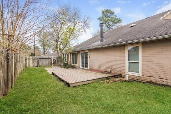 Building Photo - 22219 Diane Dr