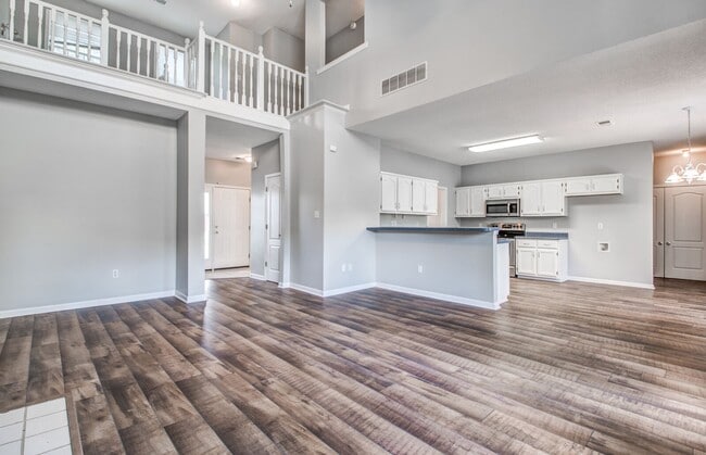 Building Photo - 9461 Hickory Dr