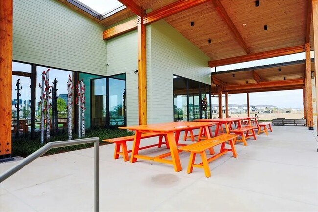 Building Photo - 24130 Elkhorn Gln Ln