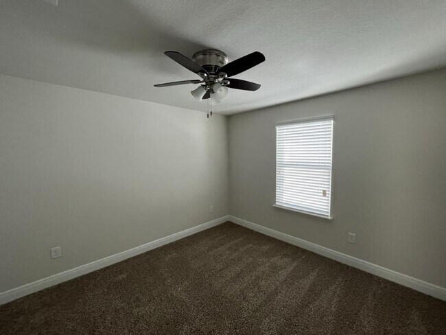 Building Photo - 11306 Leland Groves Dr