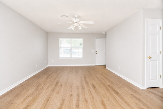 Building Photo - Northwest Pensacola 3BR/2BA Home Near Navy Federal with No Carpet & Privacy-Fenced Backyard