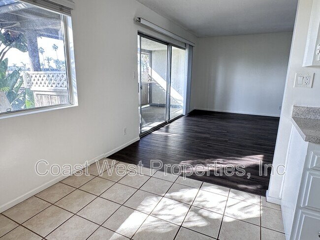 Building Photo - 1810 Broadway St