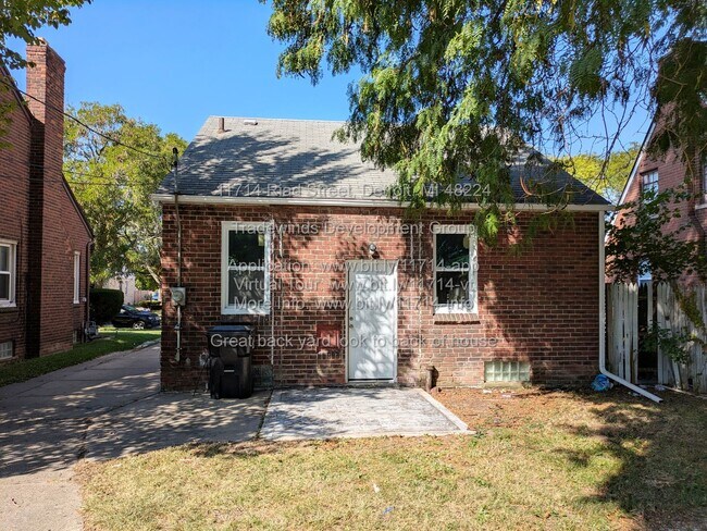 Building Photo - 11714 Riad St