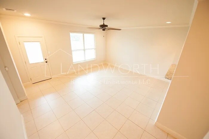 Building Photo - 4620 Angus Dr