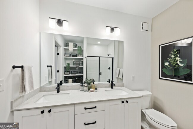 Building Photo - 2945 Cumberland Mall