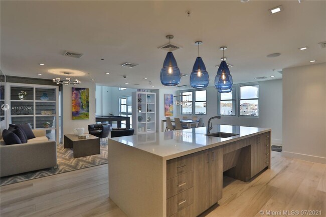 Building Photo - 8217 SW 72nd Ave