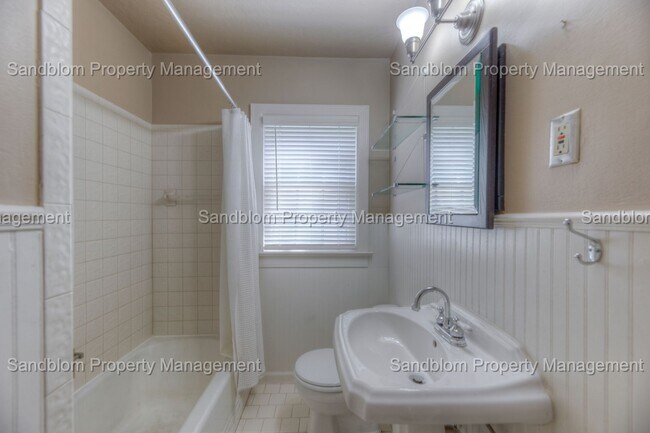 Building Photo - For Lease | Brookside | $1800 Rent | Available now!