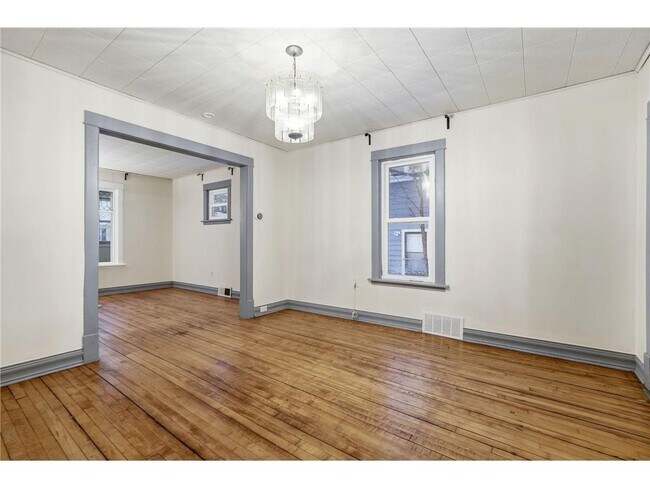 Building Photo - 3451 N Oliver Ave