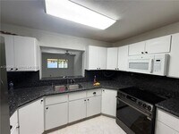 Building Photo - 3613 SW 112th Pl
