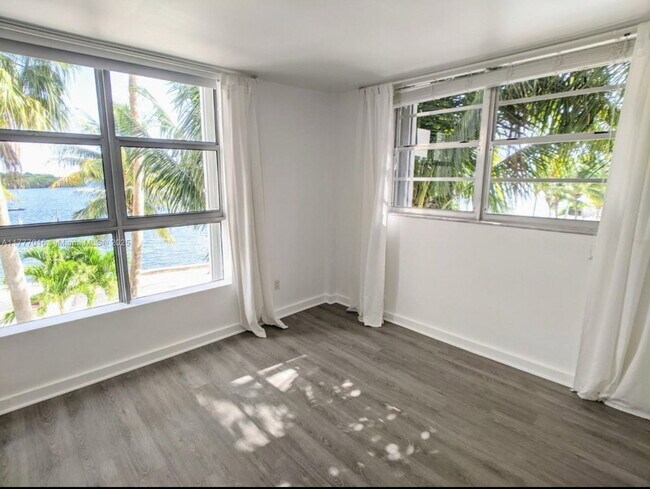 Building Photo - Northeast 64th Street, Miami, FL 33138 - 1 BR 1 BA condo