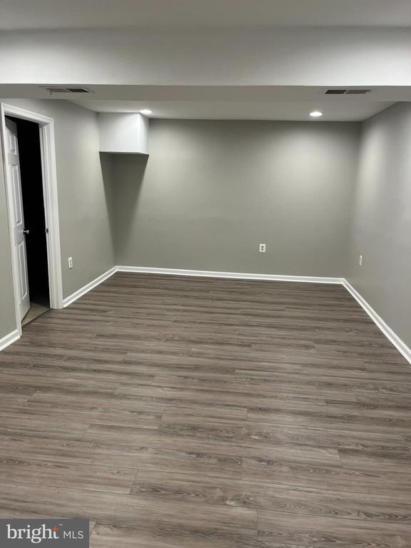 Building Photo - 5809 Gwynndale Pl