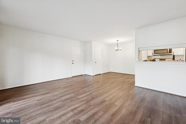 Building Photo - 1001 Woodhollow Dr