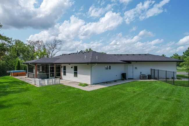 Building Photo - 609 Black Wolf Lp