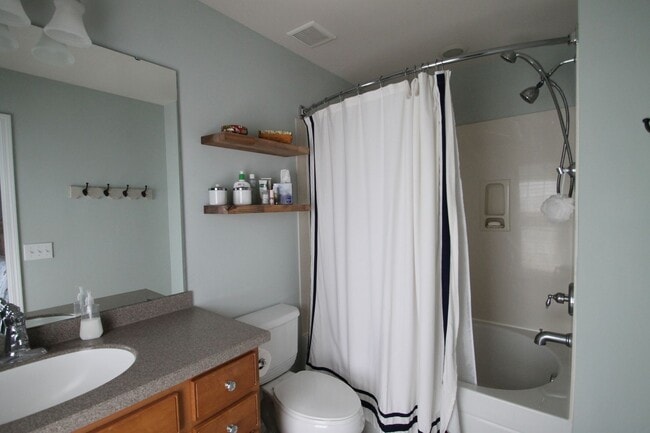 Building Photo - Exclusively Offered by Muse Realty Rentals...