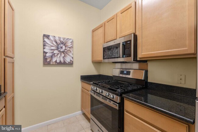 Building Photo - 355 I St SW