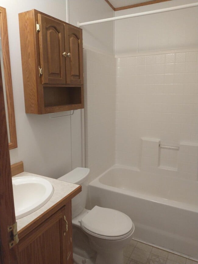 Building Photo - 5420 S View Rd