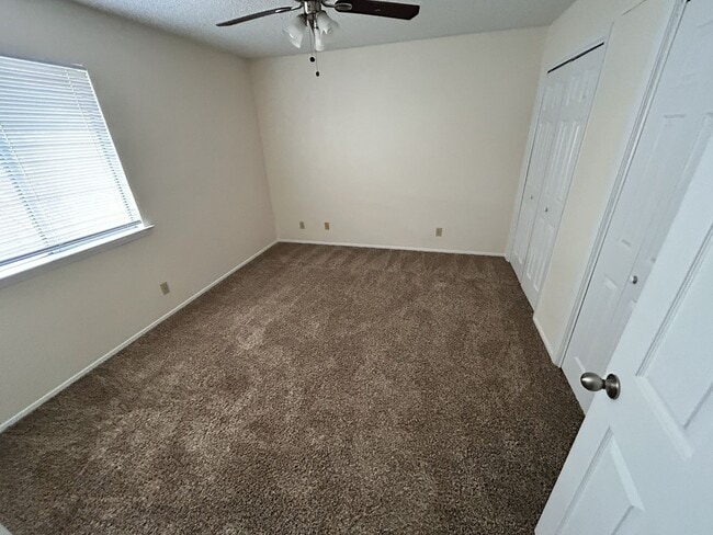 Building Photo - 2503 Royal Vista Dr