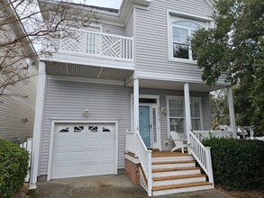 Building Photo - THREE SHIPS LANDING