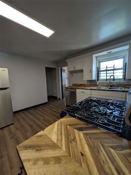 Building Photo - 1818 Westmont Ave