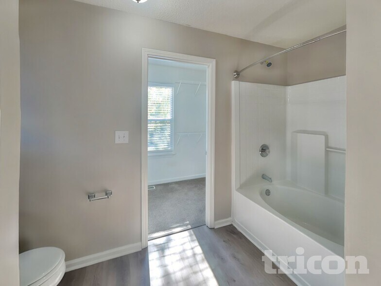 Building Photo - 2121 Serenity Dr NW