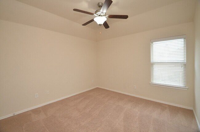 Building Photo - 3119 Balch Springs Ln