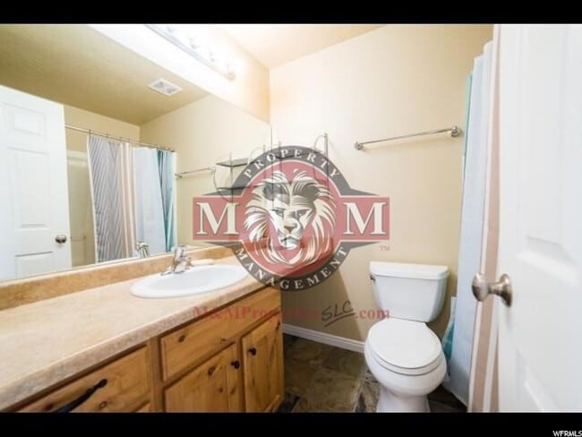 Building Photo - 3 Bd 2.5 Bath Condo 2 Car Garage
