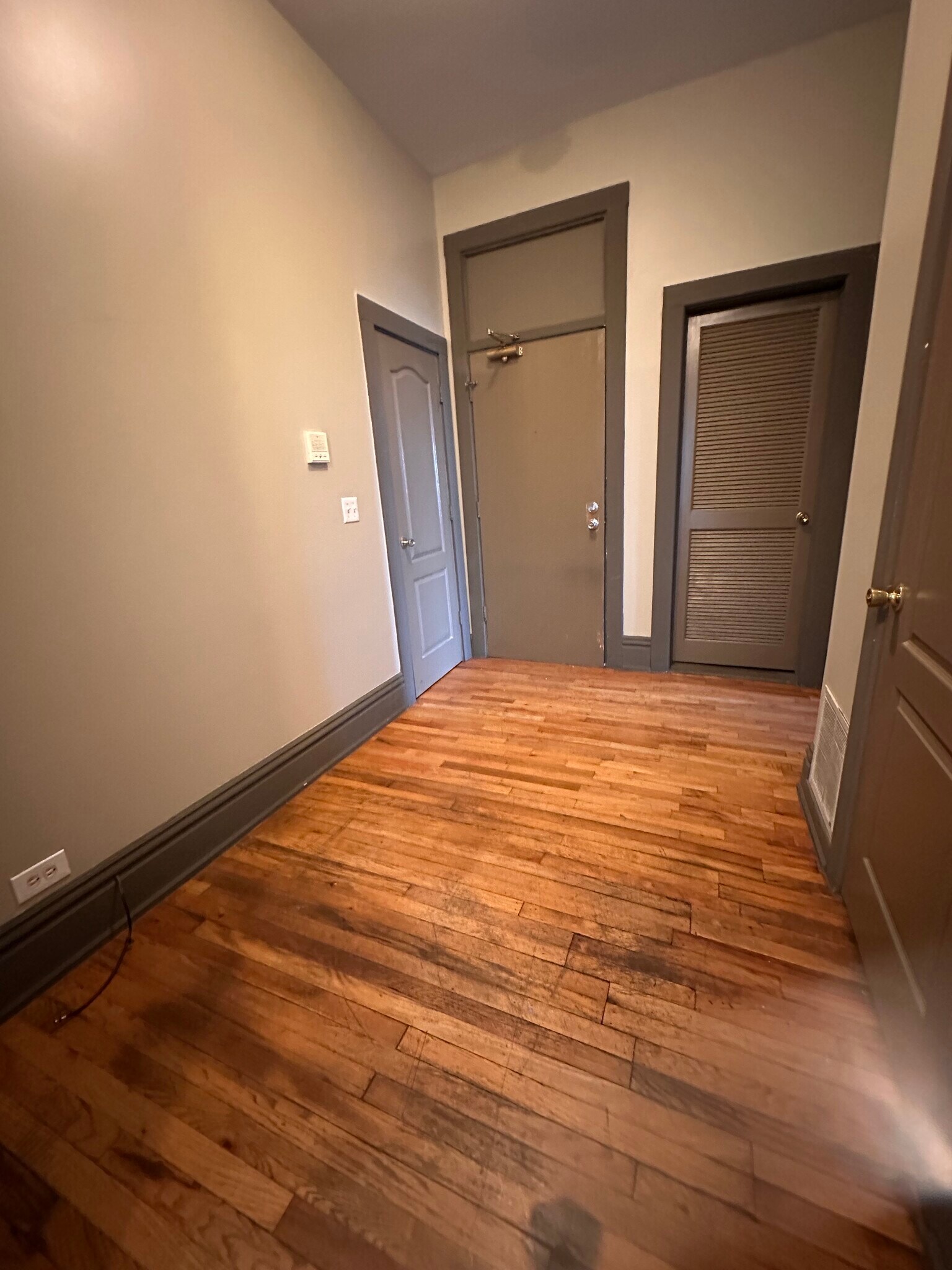 Building Photo - 77 S Lasalle St