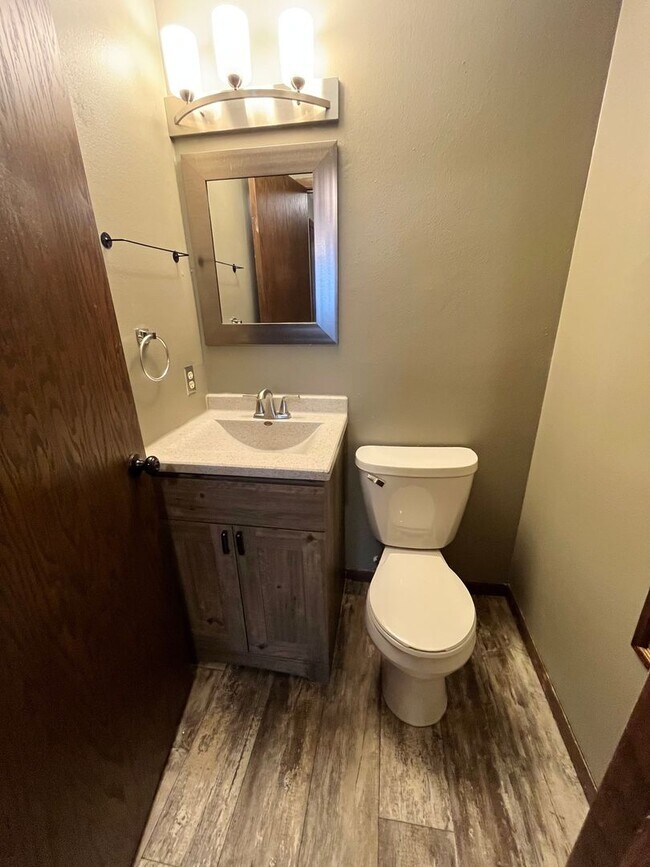 Building Photo - 2 Bed/2 Bath Townhome For Rent in South Sioux Falls!!