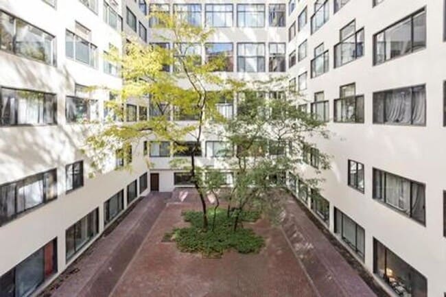 Building Photo - 77 Bleecker St