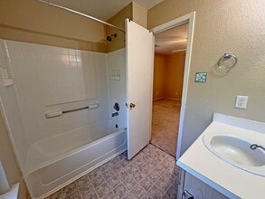 Building Photo - 21016 Alden's Oak