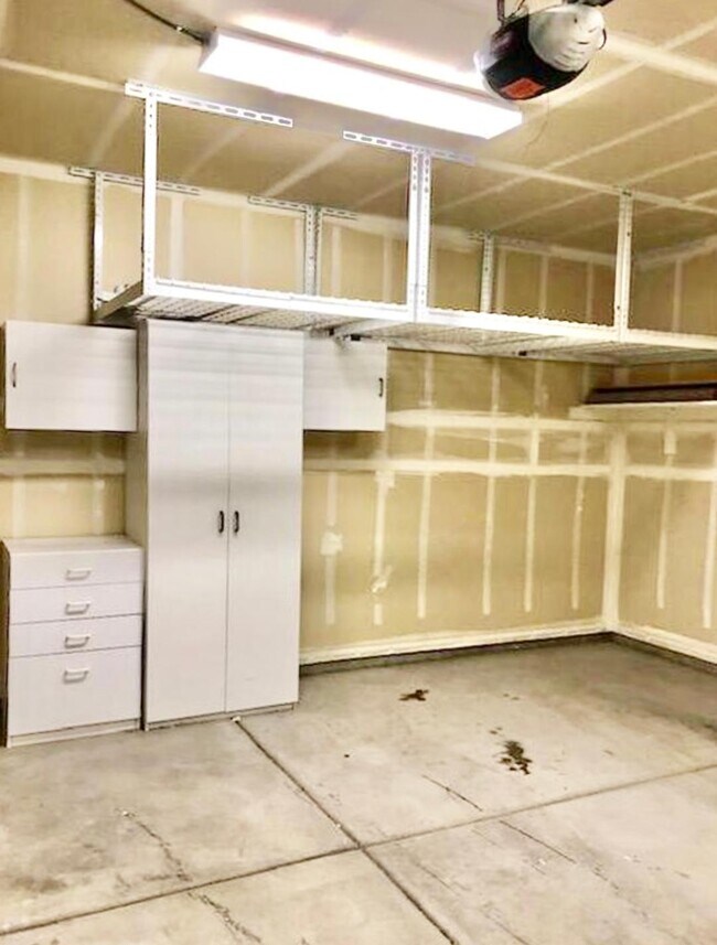 Building Photo - 11725 Cervino Dr