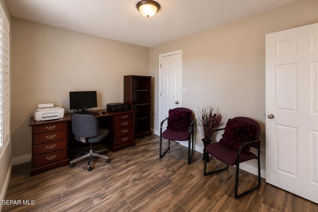 Building Photo - 836 Sunset Park Dr