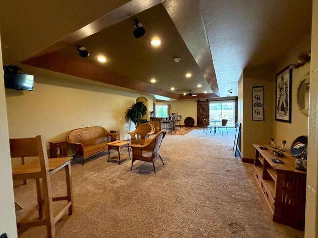Building Photo - Luxury Furnished Executive Home with Entertainers Basement, Trex Deck & 3-Car Garage